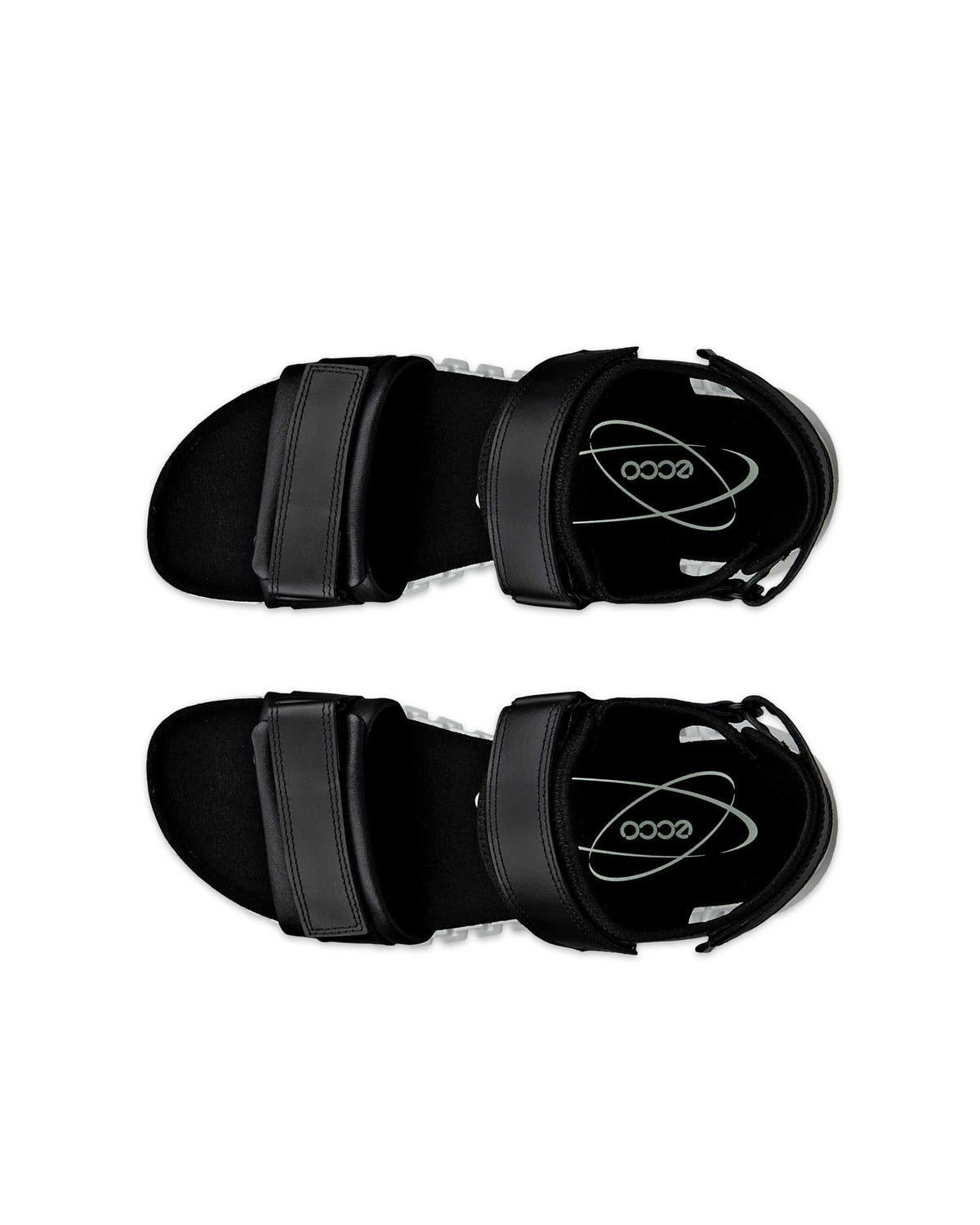 Women's flat sandal with a groovy sole